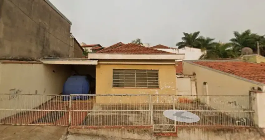 Casa à Venda em ótima Localização, Muito proximo ao Centro da Cidade