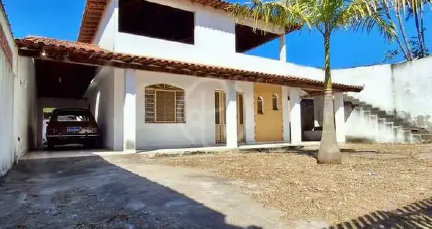 Casa com 3 quartos à venda na Rua dos Badejos, n. 105, Número 01, Vinhateiro, São Pedro da Aldeia