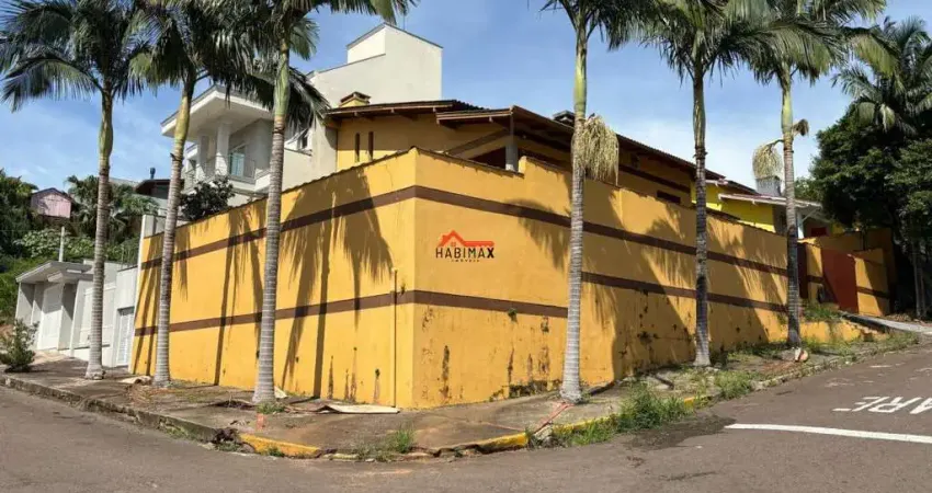 Casa grande à venda no bairro são josé com área de serviço, churrasqueira e closet