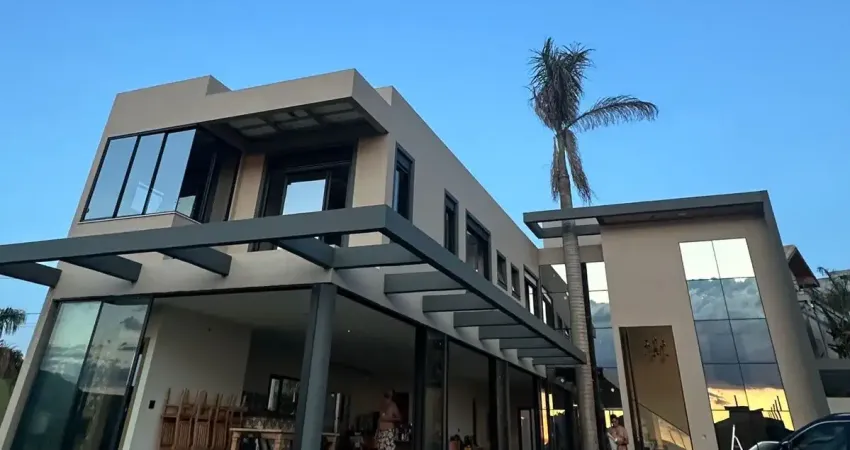 Casa alto padrão novísssima em condomínio na represa em joanópolis - sp