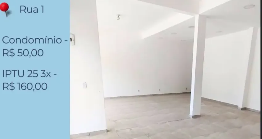 Loja ampla para alugar na rua 1 – itaipuaçu, maricá/rj | 56m² | banheiro e ponto de ônibus na porta