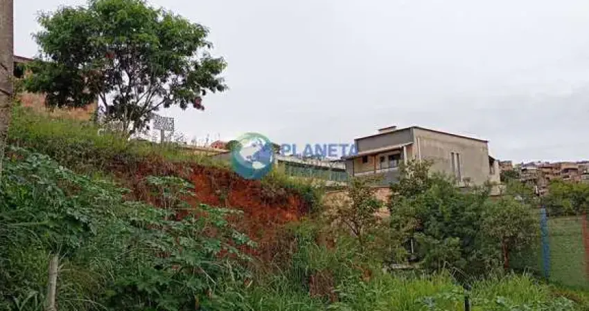 Terreno Lote l Oportunidade l 394 m2 l de esquina com aclive nos fundos.