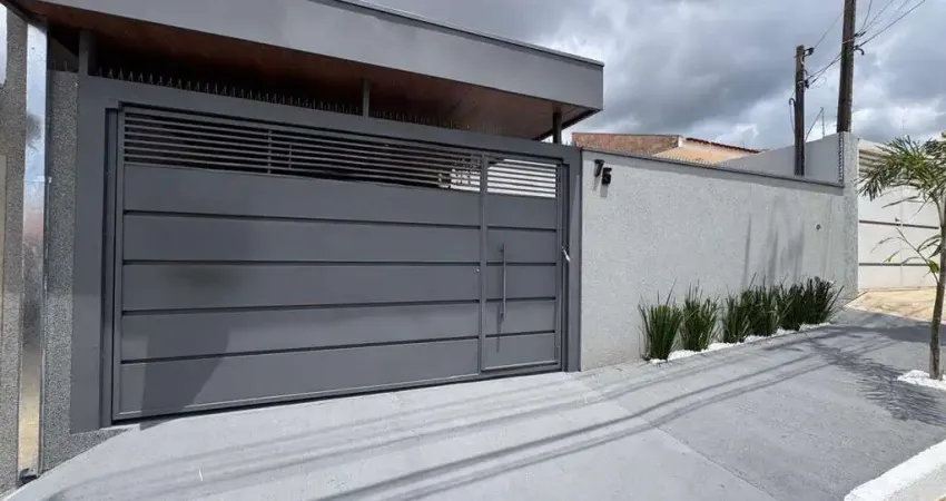 Casa à venda em marília, jardim ipanema (frente) – 3 quartos, 1 suíte, quintal com churrasqueira