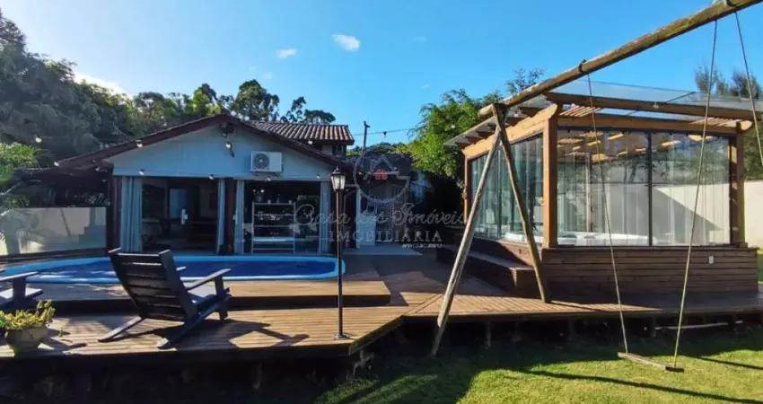 Casa com piscina e jacuzzi e amplo terreno - paes leme - imbituba / sc