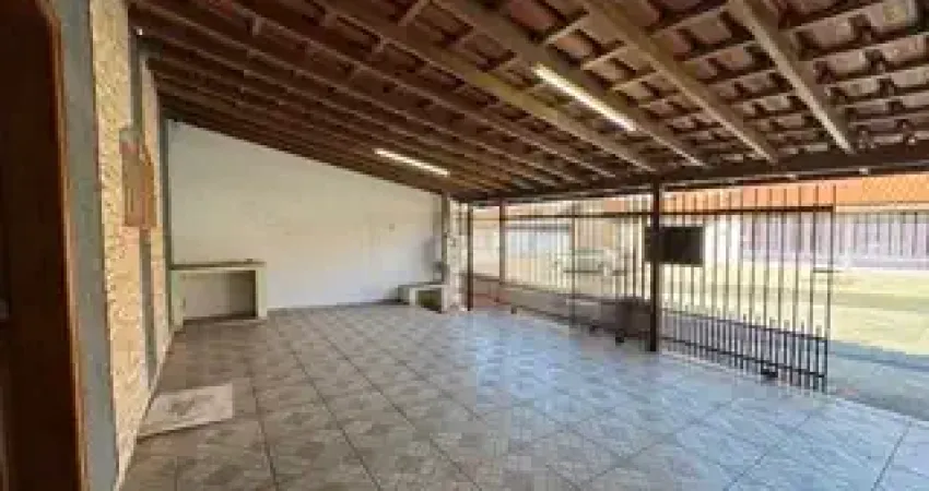 Casa térrea reformada jd montreal garagem 3 carros e edícula