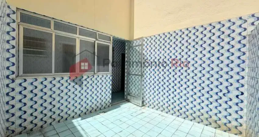 Vista Alegre 2 quartos 2 banheiros 2 áreas privativas - Aceitando Financiamento!