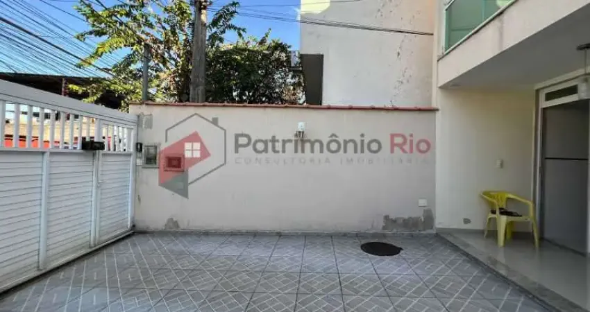 Casa com 2 quartos à venda na Rua Cruz Jobim, Irajá, Rio de Janeiro