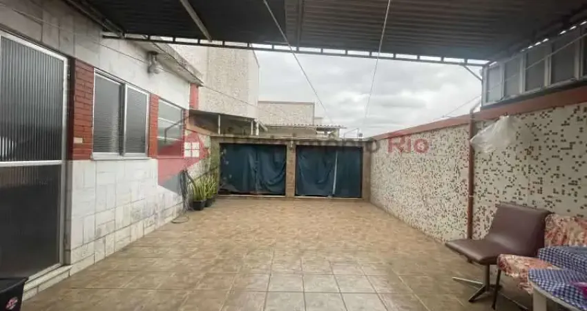 Ótima cobertura 3 quartos sendo 1 suíte, no coração de irajá!