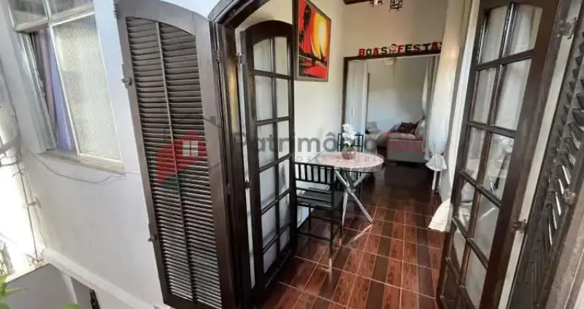 Apartamento tipo casa em vista alegre - 3 quartos, terraço, energia solar e localização privilegiada