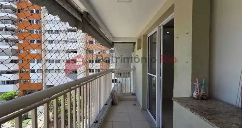 Apartamento à venda na Vila da Penha com 3 quartos, varanda, 1 vaga de garagem, condomínio com total infraestrutura