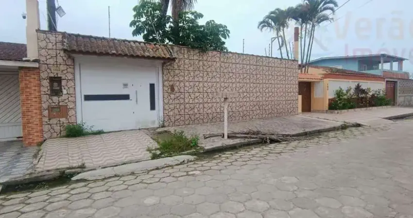 Imperdível oportunidade de casa com 3 quartos, 1 suíte e 3 vagas de garagem no jardim cibratel, itanhaém-sp!