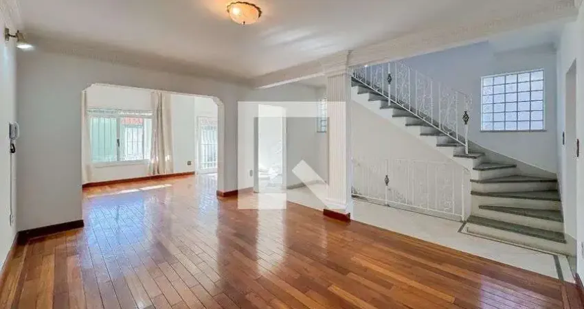 Casa com 5 quartos à venda na Rua Vasconcelos Drumond, 627, Cambuci, São Paulo