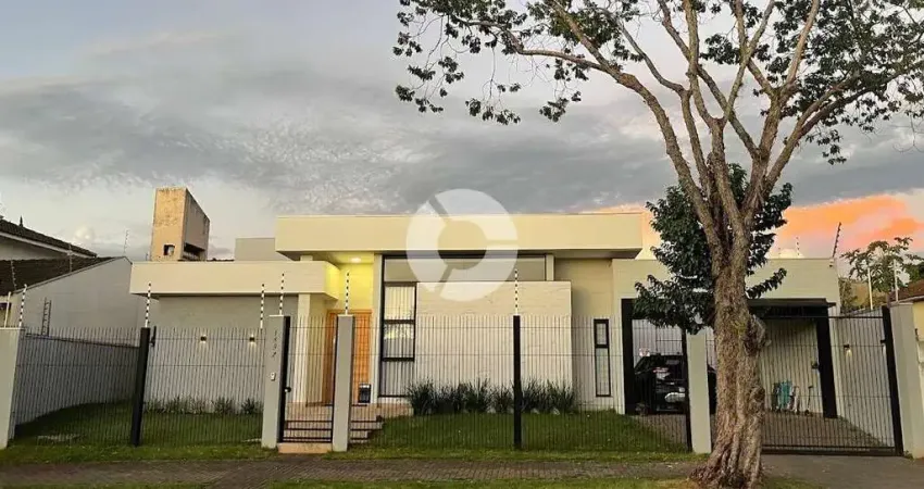 Casa com 3 quartos para alugar na Rua Vereador Nelson Abrão, 1892, Zona 05, Maringá