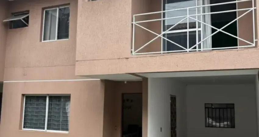 Excelente sobrado em condomínio no bairro costeira em araucária