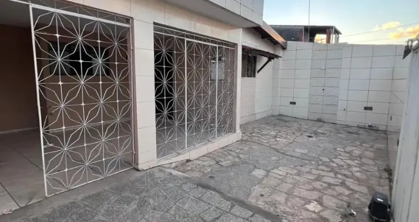 Casa em mangabeira ii – joão pessoa/pb imóvel amplo, bem distribuído e ideal para famílias que desejam comodidade e privacidade.