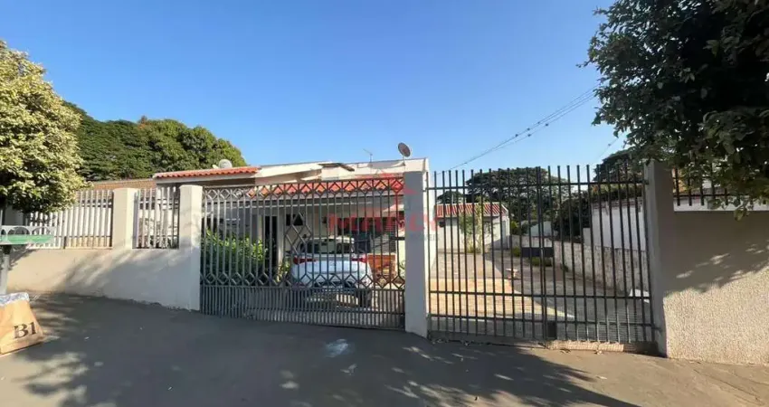 Casa com 3 quartos à venda na Rua Raimundo Emílio Carraro, 49, Conjunto Habitacional João de Barro Thaís, Maringá