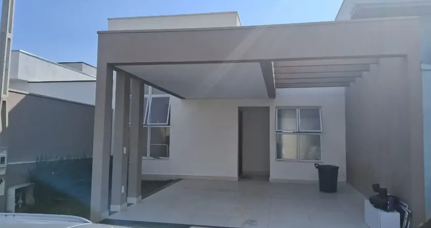 Linda casa no condomínio jardins do império villa paraty  em terreno de 150m² e 105 m² de área construída