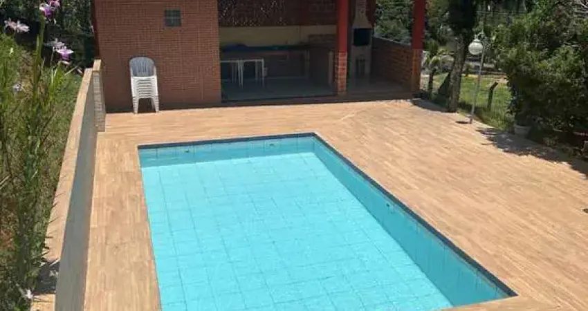 Chácara estilo colonial à venda no bairro filgueiras, juiz de fora — 2 quartos, varanda e forno a lenha (r$ 450.000)