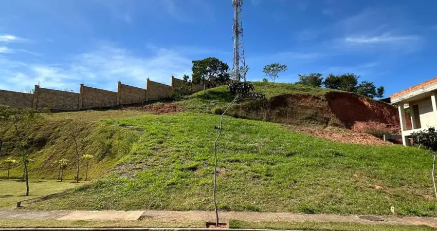 Lote exclusivo com vista permanente e vizinhança consolidada no condomínio