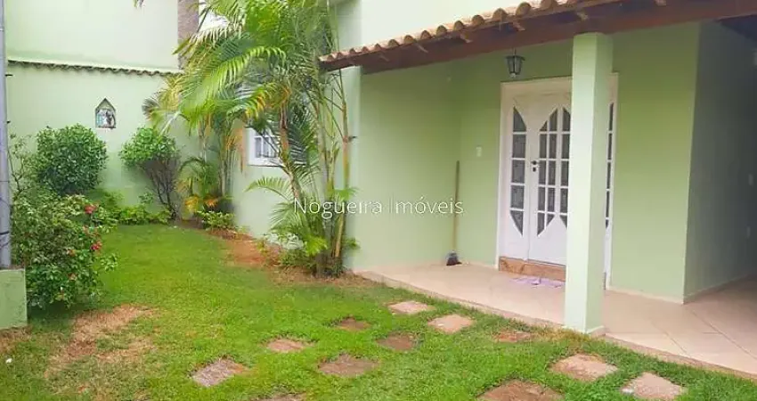 Conforto e proximidade definem essa linda casa duplex em Benfica!