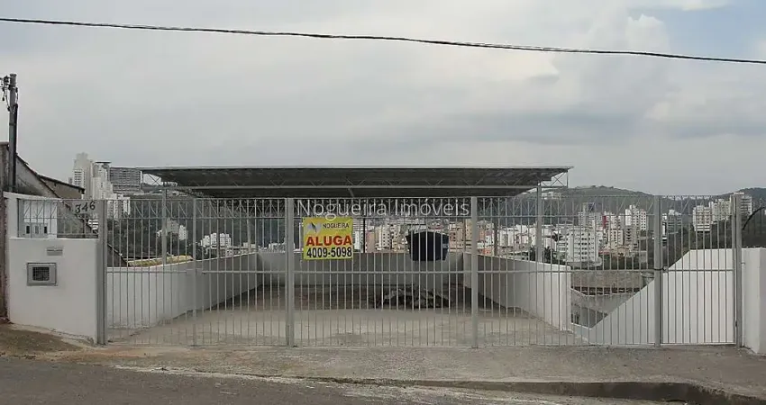 Casa com 3 quartos para alugar na Rua Francisco Gonçalves Mariano, Ipiranga, Juiz de Fora