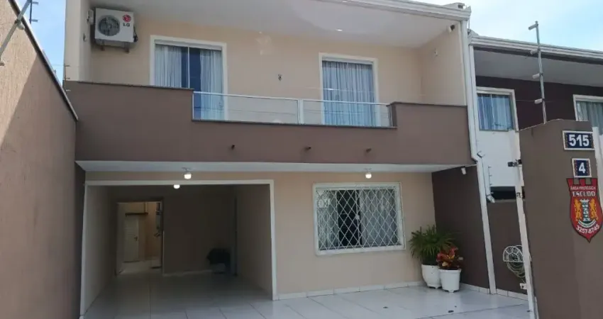 Sobrado 2 quadras do parque atuba 3 quartos (suite) escritorio 3 vagas