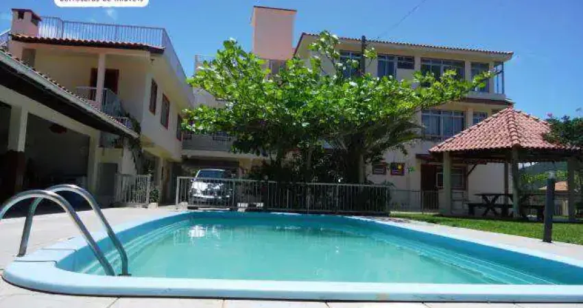 Ótima pousada em funcionamento na praia do santinho com 30 aptos equipados!