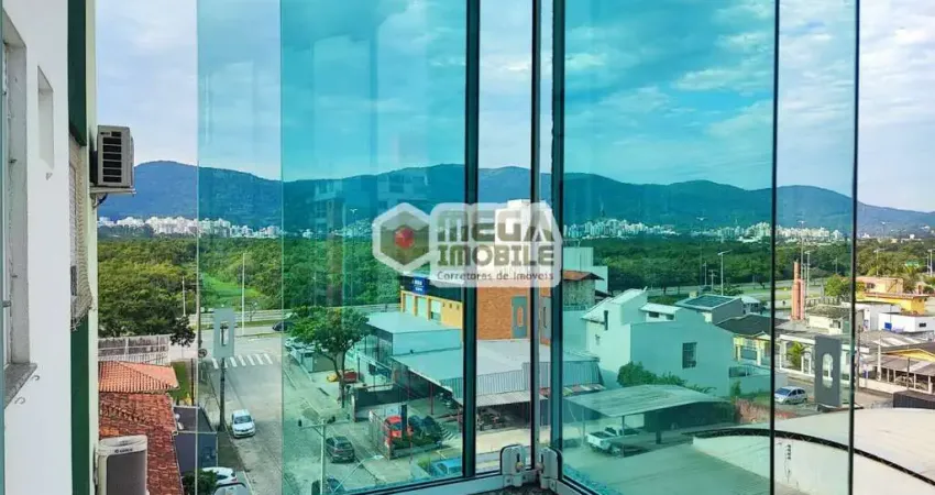 Apartamento espaçoso, 3 dormitorios ( 1 suíte) no bairro trindade, vista