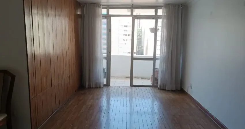 Apartamento com 3 Quartos e 3 banheiros à Venda, 130 m² por R$ 1.300.000