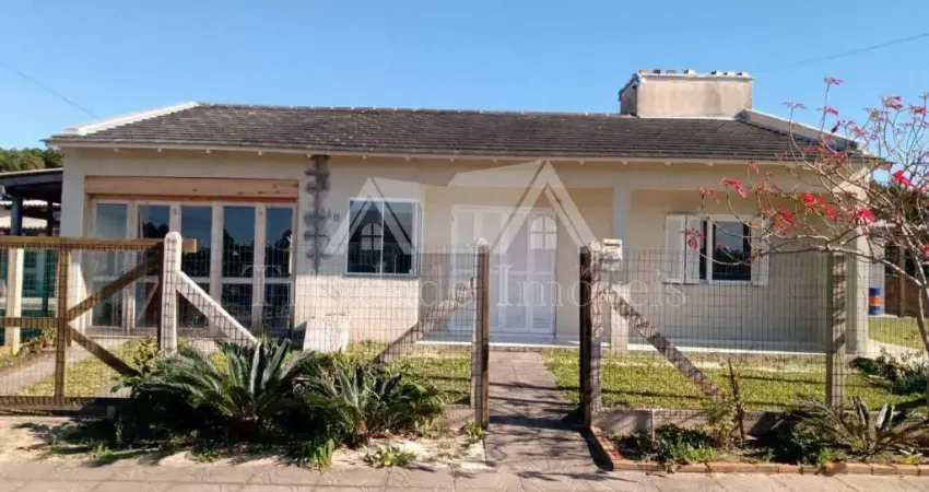 Casa com 2 quartos à venda na Avenida Beira Mar, 440, Guarani, Capão da Canoa