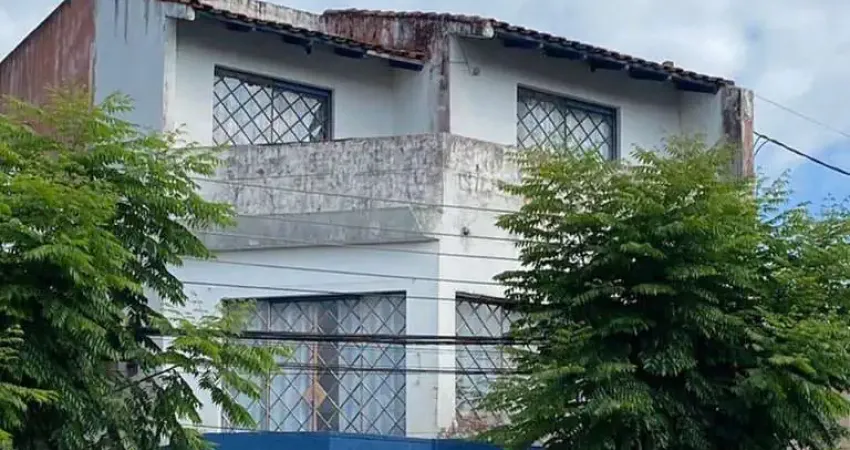 3 APARTAMENTOS PARA ALUGAR - EM FRENTE AO BANCO ITAU