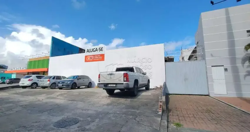 Terreno medindo 2.470,00m² com ponto comercial na av. fernandes lima