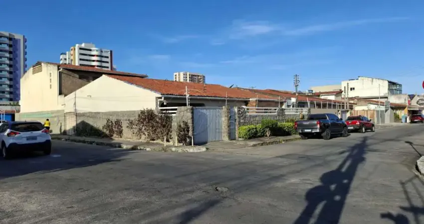 Casa com 3 quartos à venda na Avenida Paulo Falcão, 836, Jatiúca, Maceió