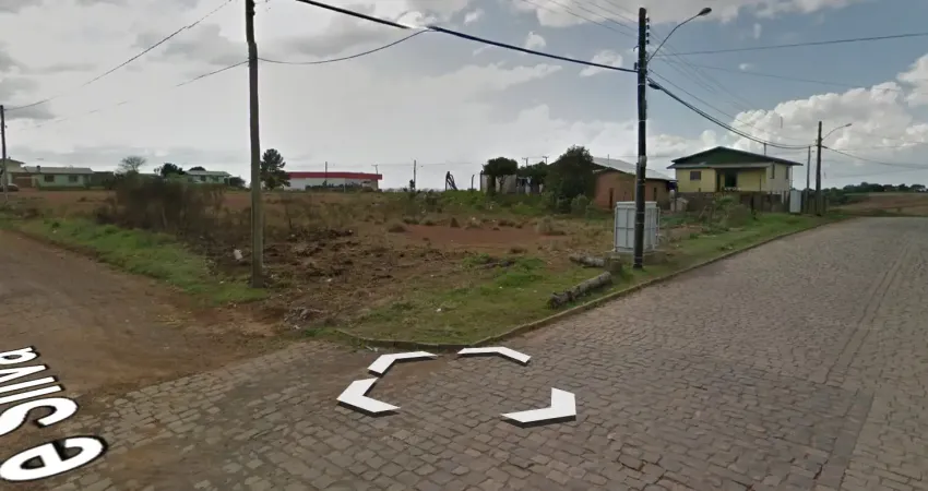 Dois terrenos juntos sendo um de esquina em vacaria na saída para lagoa vermelha