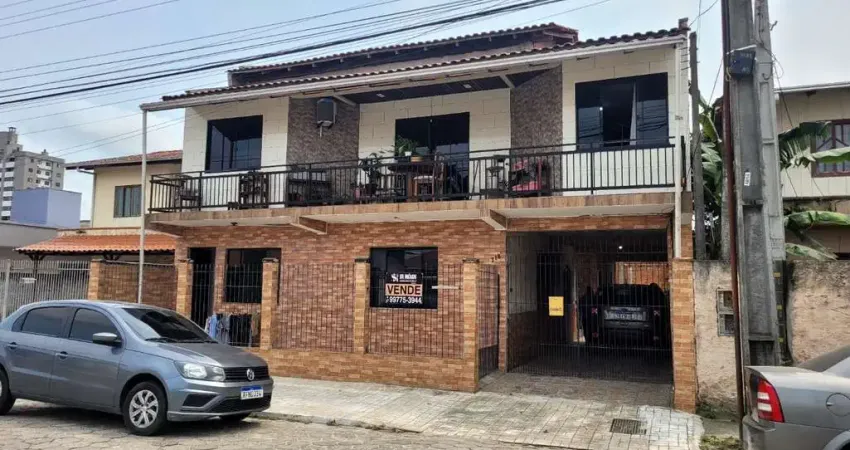 Casa com 4 quartos à venda na Rua Carlos Schroeder, 218, São Vicente, Itajaí