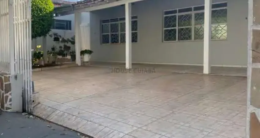 Alugo Casa Comercial com 5 salas - Localização Privilegiada