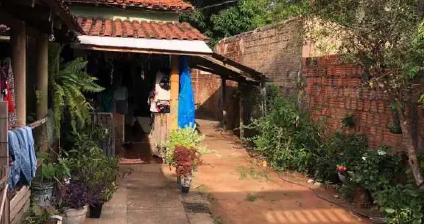Terreno comercial à venda na Avenida Trinta e Um de Março, 12, Cristo Rei, Várzea Grande
