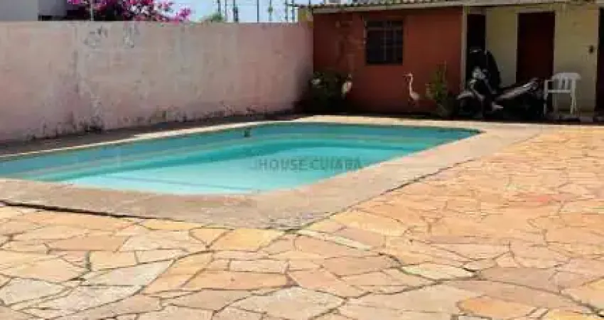 Vende-se Excelente casa no bairro Baú muito bem localizada