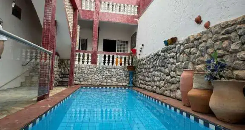 Casa com 3 quartos à venda na Avenida Oito de Abril, sn, Jardim Cuiabá, Cuiabá