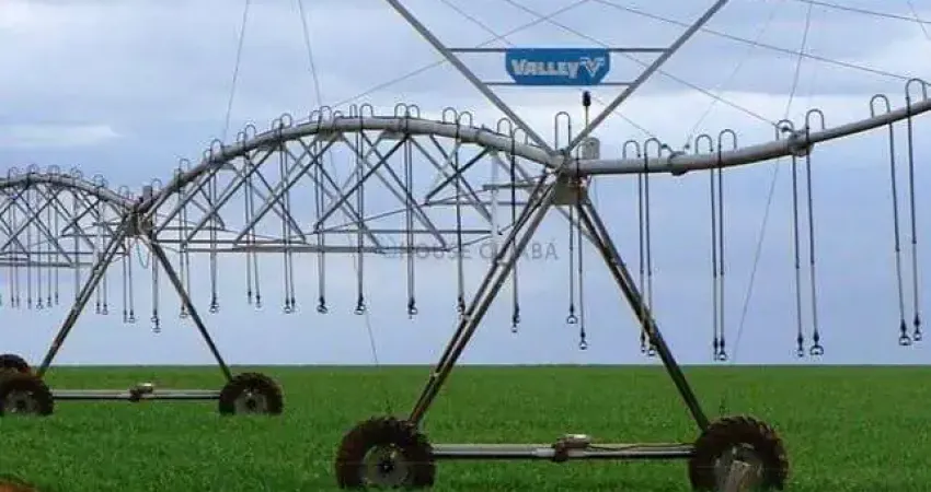 Fazenda para agropecuária de porteira fechada no estado de Goiás
