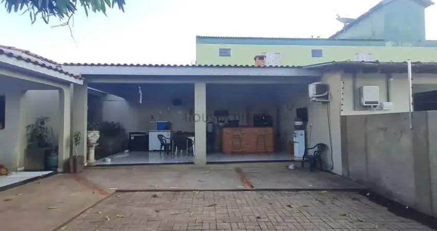 Vendo ótima Casa Residencial/Comercial - Bairro Araés