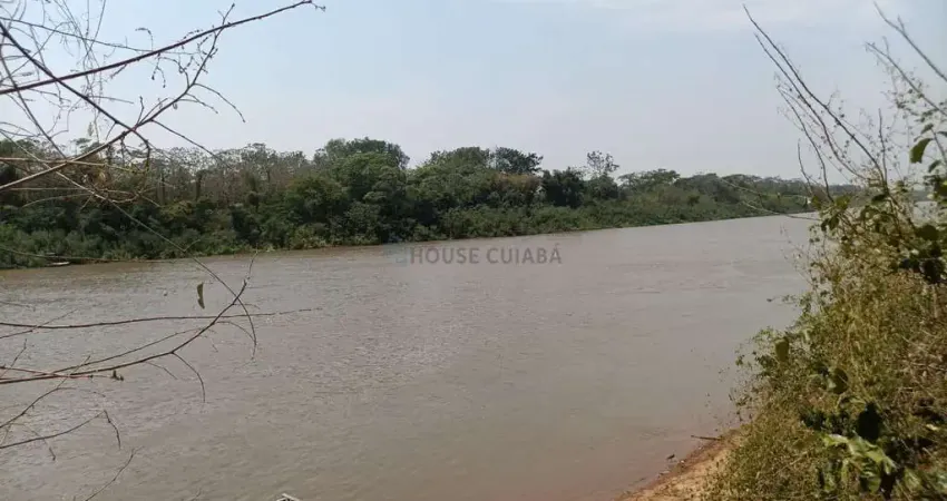 Sitio de 13 hectares na beira do rio Cuiabá, na região da comunidade São Jose á