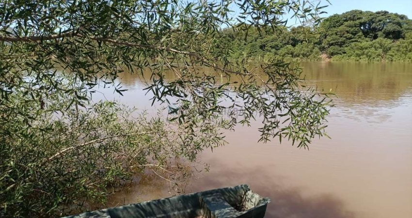 chácara pesqueira medindo 160 x 30 (4.800 M²), nas margens do rio Cuiabá–MT