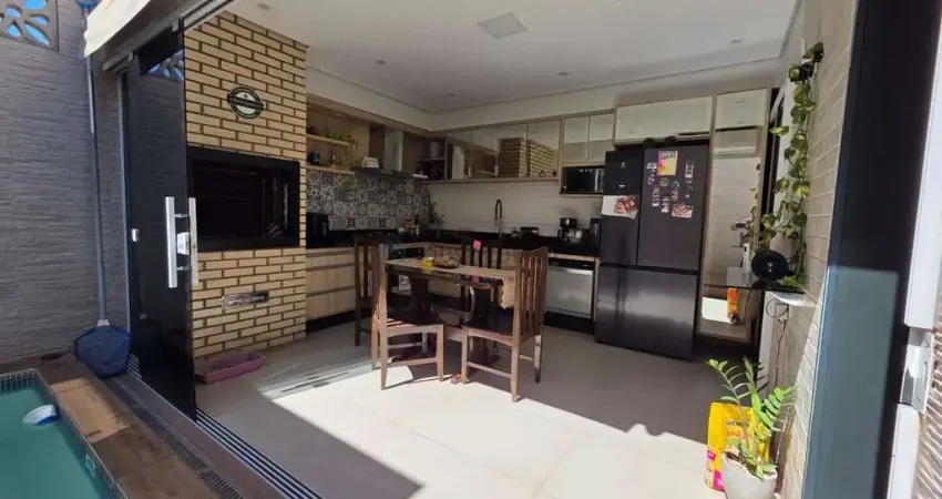 Casa com Piscina em Condomínio Fechado no Condomínio Rubi em Várzea Grande