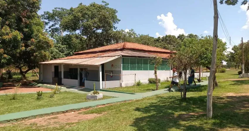 VENDO OU ALUGO!!! Chácara próxima do trevo do lagarto na cidade de Várzea Grande