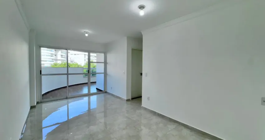 Apprtamento com 03 quartos, todo reformado, no recreio dos bandeirantes, rio de janeiro, rj.