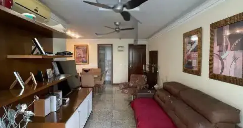 Excelente apartamento de três quartos com duas vagas em icaraí