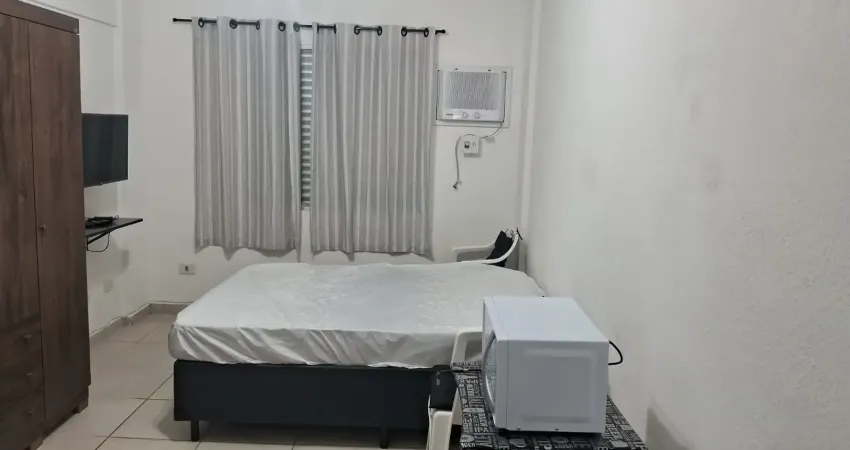 Kitnet mobiliado a uma quadra da praia - bairro ponta da praia - santos/sp