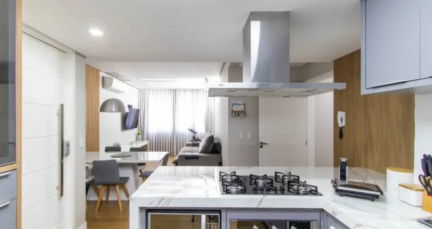 Apartamento amplo mobiliado com 3 quartos sendo 1 suíte no centro