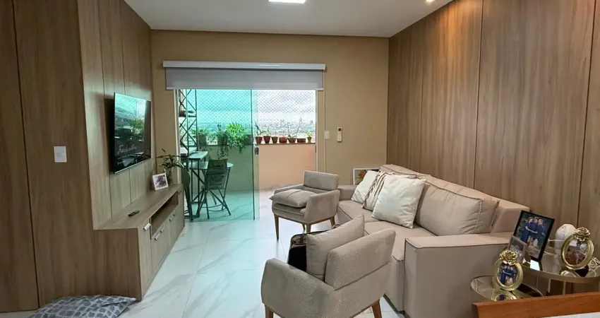Apartamento duplex alto padrão assinado com muito bom gosto e requinte.